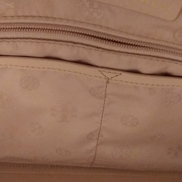 Tory Burch Authentic York Buckle Tote used twice - Picture 6 of 7